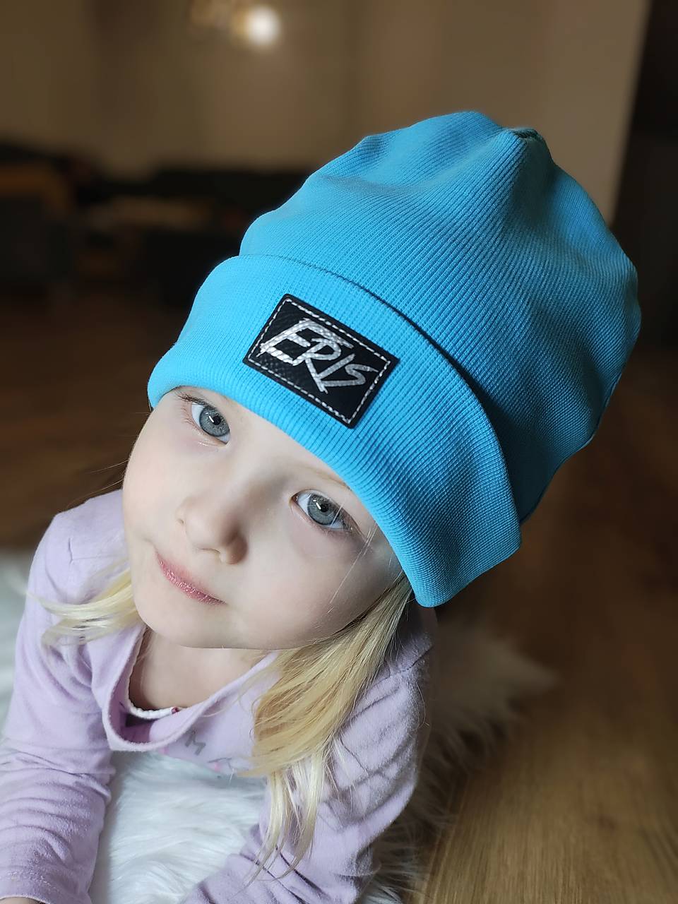 REBROVANÁ ČIAPKA  TYRKYS