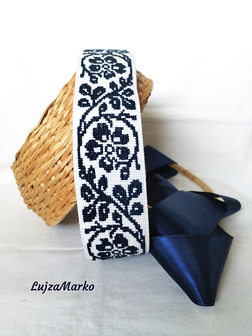 Opasky - Opasok s tmavo modrou výšivkou - 17313915_