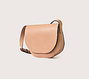 Kabelky - Kožená crossbody kabelka SADDLE MINI | béžová - 17314631_