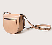 Kabelky - Kožená crossbody kabelka SADDLE MINI | béžová - 17314660_