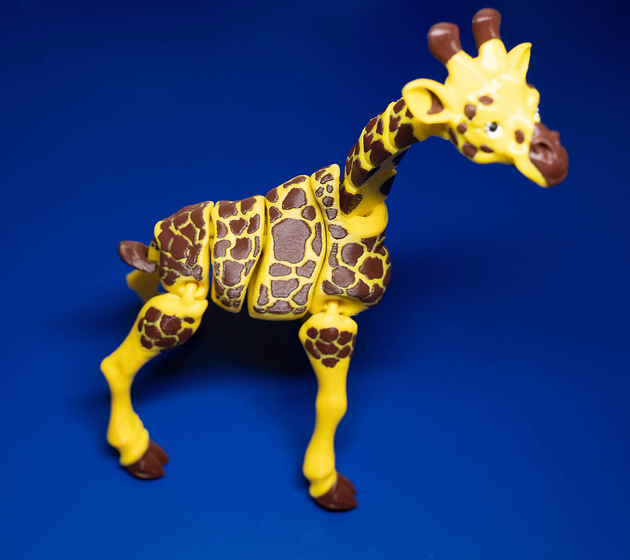 Flexibilná a hravá žirafa – zábavná figúrka pre každého!