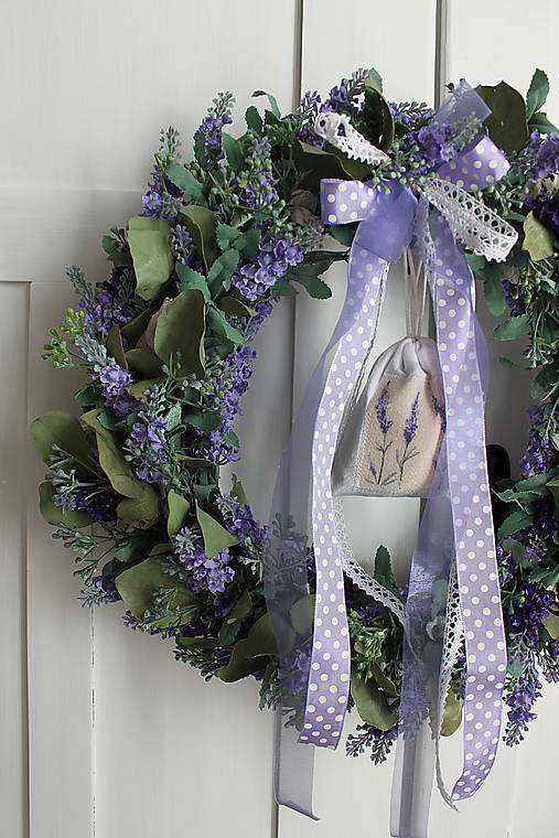 Dekorácie - Voňavý levanduľový veniec - 17318447_