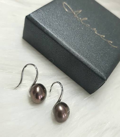 Náušnice - Hnedé perlové náušnice (Hnedá napichovačky) - 17321236_