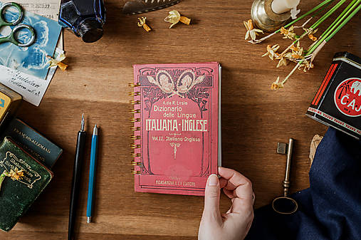 Papiernictvo - Dizionario - upcyklovaný zápisník/skicár - 17322963_