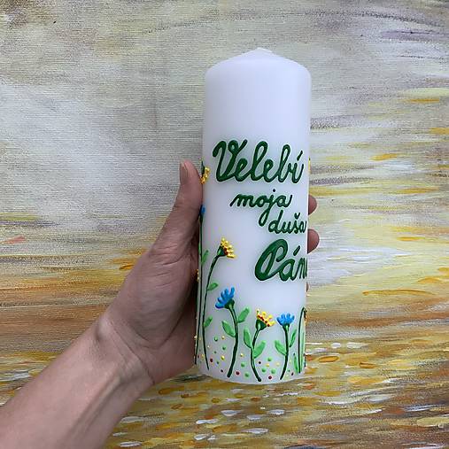 Maľovaná svieca s nápisom "Velebí moja duša Pána" (biela, 18 cm)