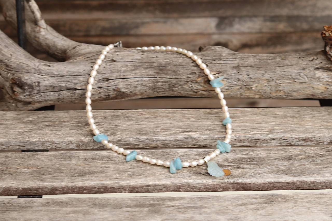 Perlový náhrdelník s akvamarínom