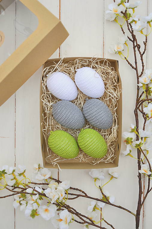 Dekorácie - sada háčkovaných vajíčok, biele, šedé, zelené - 17331739_