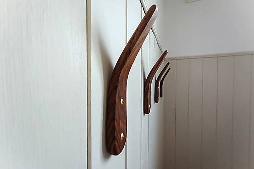 Nástenný vešiak IRISH drevo orech