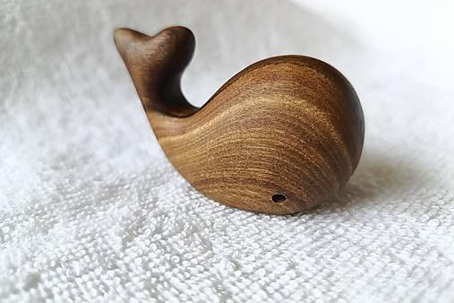 Nástenný vešiak VEĽRYBA drevo orech