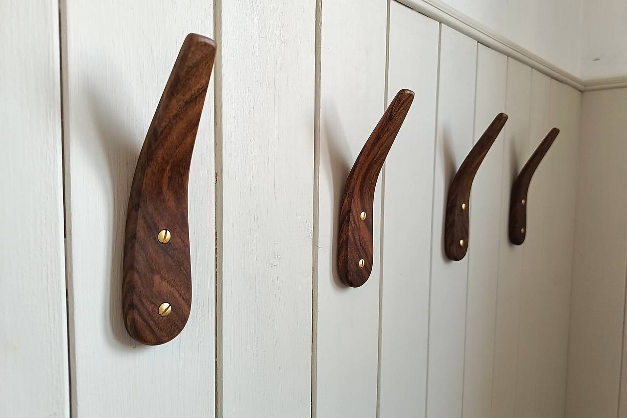 Nástenný vešiak IRISH drevo orech