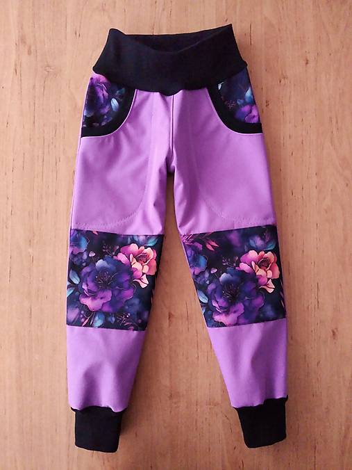 Detské oblečenie - Softshellky fialové kvety (122) - 17339094_