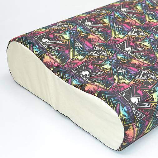 Úžitkový textil - Geometrické vzory na čiernej  - obliečka na anatomický vankúš - 17339522_