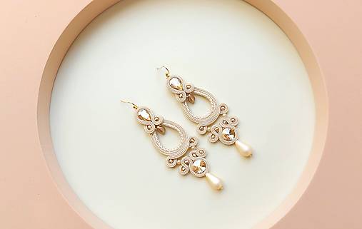 Náušnice - Vanilková Vanessa - Ručne šité šujtášové náušnice - Soutache earrings - 17343657_
