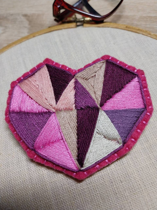Brošne - Brošňa - geometrické srdce  - 17346829_