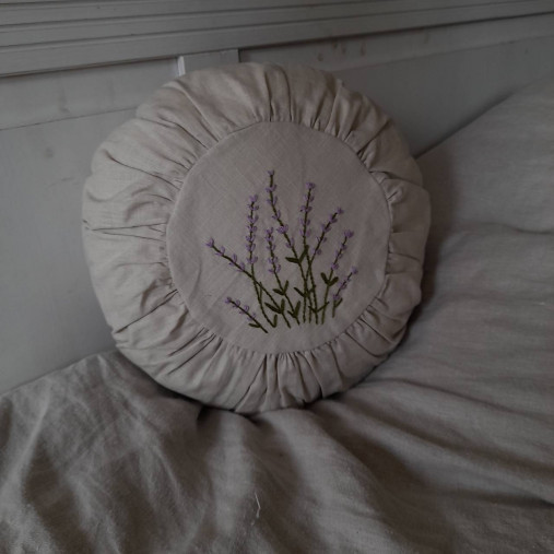 Úžitkový textil - Dekoračný vankúš okrúhly  (Béžová - levanduľa) - 17347269_