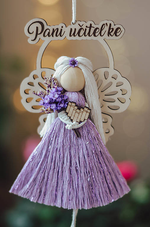 Dekorácie - Macrame anjelik - Pani učiteľke, fialový - 17355102_