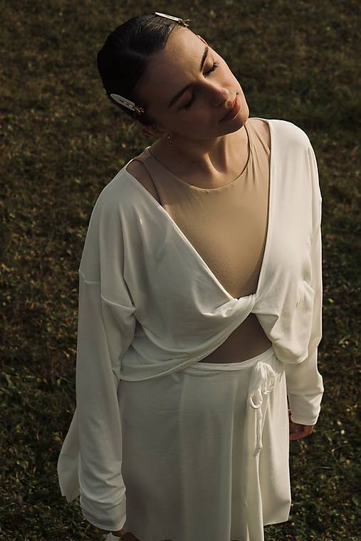Biely top