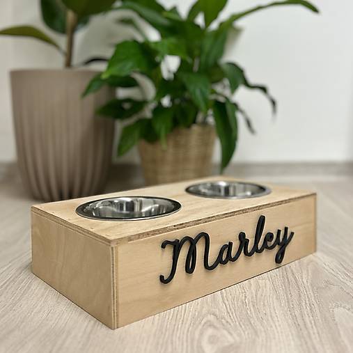 Pre zvieratá - MARYBARY Stojan na misky pre psa Minimalista, natural s 3D menom - viac veľkostí - 17350986_