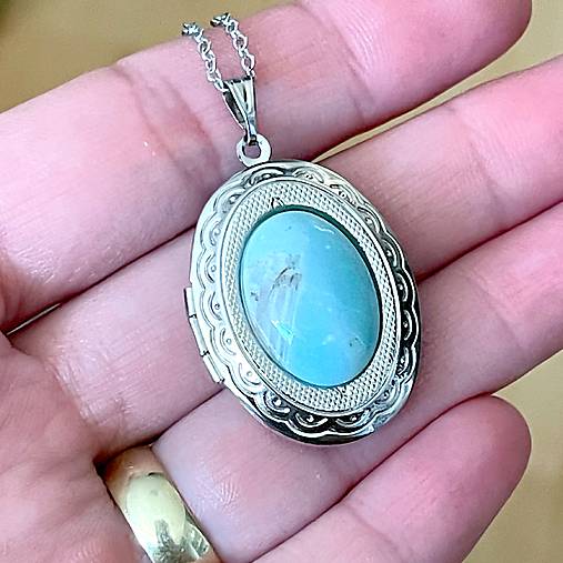 Oval Amazonite Locket Necklace / Oválny otvárací medailón s amazonitom E058