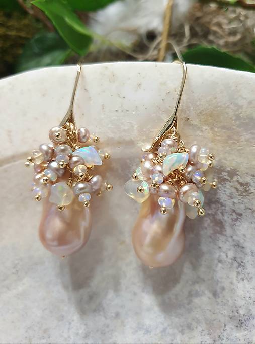 Náušnice - Náušnice z veľkých barokových perál, mini perličiek a opálu - 17358696_