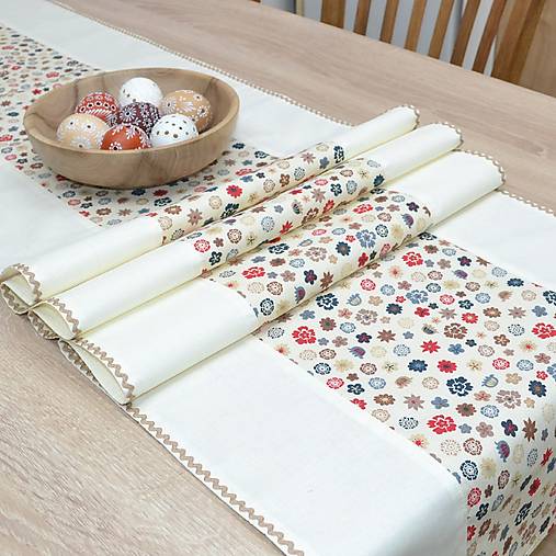 Úžitkový textil - DAMIAN - kvietky na smotanovej - behúň - 17359077_