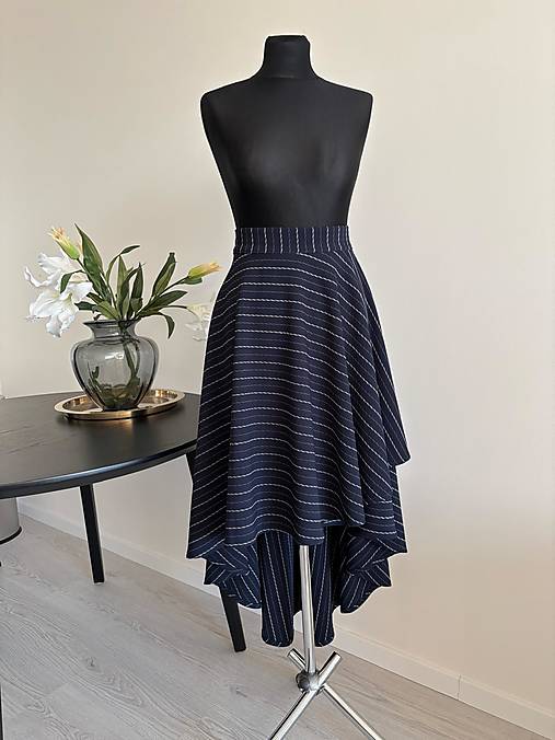 Sukne - Elegantná sukňa na viazanie z kostýmovej látky - 17364335_