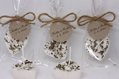 Darčeky pre svadobčanov - Bylinkové vonné svadobné sviečky pre hostí  (V celofáne s mašličkou a visačkou) - 17362942_
