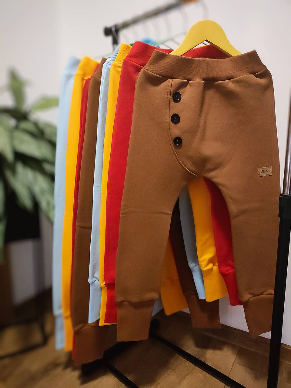 Pudláče BUTTON HNEDÉ