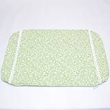 Úžitkový textil - Biele kvietky na zelenej - obliečka na cestovný vankúš - 17365208_