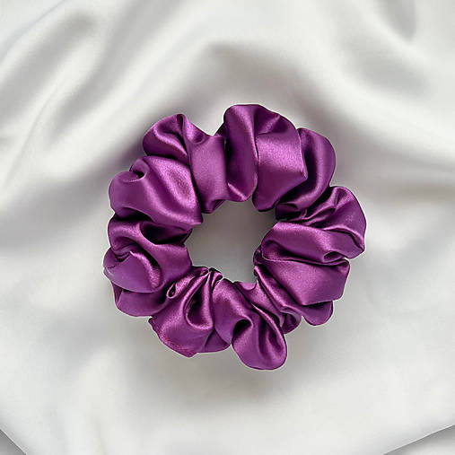 Ozdoby do vlasov - Saténová scrunchie | CLASSIC (Hroznová) - 17367714_
