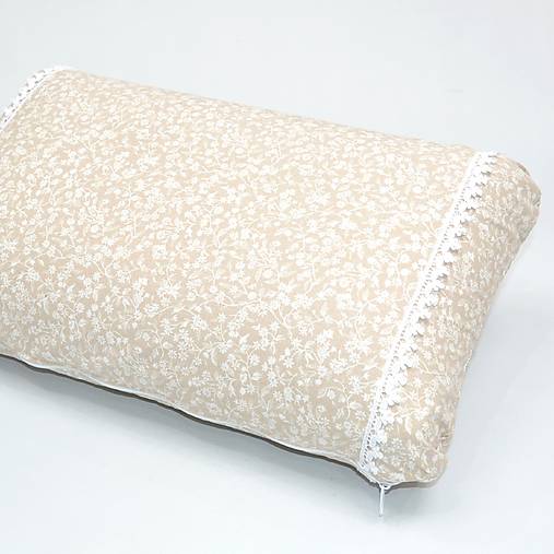 Úžitkový textil - Biele kvietky na béžovej - obliečka na cestovný vankúš - 17371428_