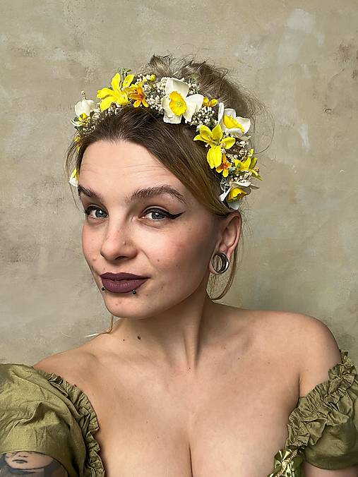 Kvetinová čelenka "náruč plná narcisov"