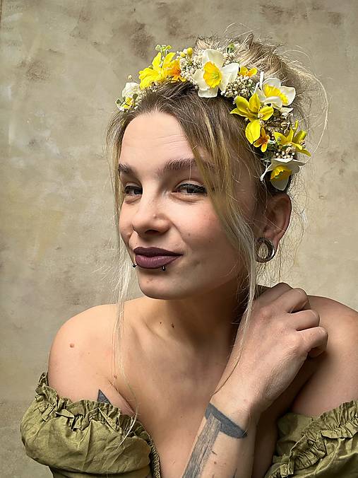 Kvetinová čelenka "náruč plná narcisov"