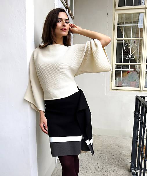 Sukne - NILA- originální sukně s šedým pruhem a volánem - 17379644_