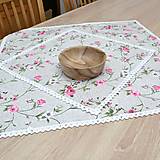 Úžitkový textil - IVETA - ružové ťahavé ruže - obrus štvorec - 17382463_
