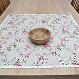 Úžitkový textil - IVETA - ružové ťahavé ruže - obrus štvorec - 17382466_