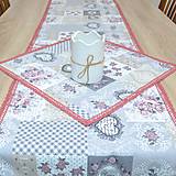 Úžitkový textil - Srdiečkovo ružičková romantika - stredový obrus 165x38 - 17383326_