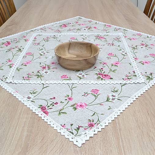 Úžitkový textil - IVETA - ružové ťahavé ruže - obrus štvorec - 17382462_