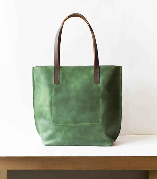 Kabelky - Kožená shopper kabelka | zelená s tmavohnedými rúčkami - 17384051_
