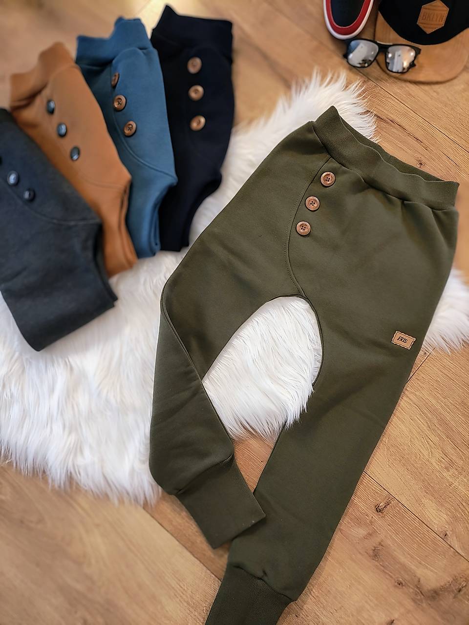 Pudláče BUTTON s vreckami KHAKI