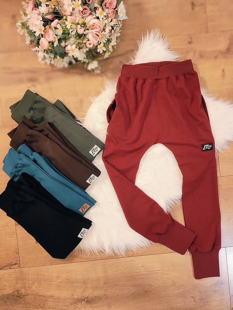 Pudláče klasik s vreckami ČERVENĚ