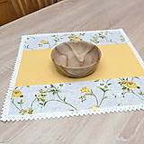 Úžitkový textil - IVETA - žlté ťahavé ruže - obrus štvorec kombinovaný 40 x40 - 17384554_