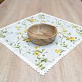 Úžitkový textil - IVETA - žlté ťahavé ruže - obrus štvorec - 17384576_