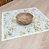 Úžitkový textil - IVETA - žlté ťahavé ruže - obrus štvorec - 17384577_