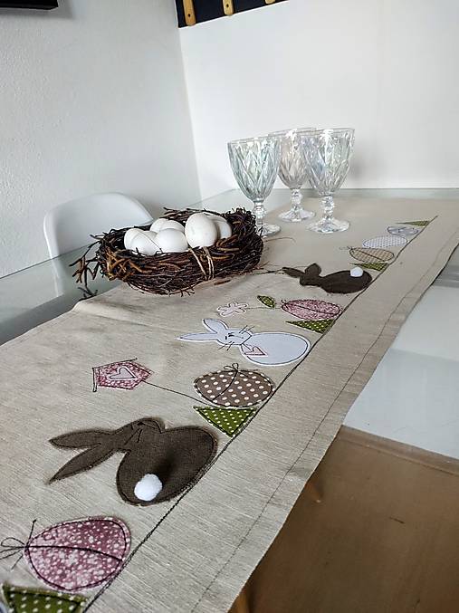 Úžitkový textil - Veľkonočný ľanový obrus "zajkovia I" - 17386338_