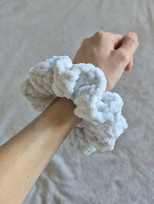 Scrunchie gumičky do vlasov - trblietavé (Biela)