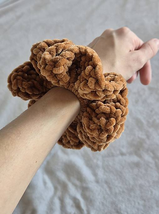 Scrunchie gumičky do vlasov - trblietavé (Hnedá)