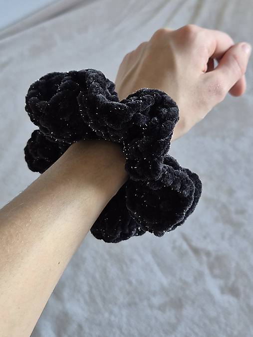 Scrunchie gumičky do vlasov - trblietavé (Čierna)