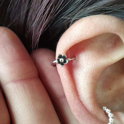 Náušnice - Náušnice krúžok piercing Kvietok - 17386486_
