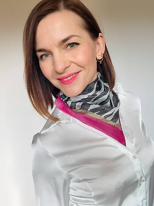 Maľovaná hodvábna šatka Zebra